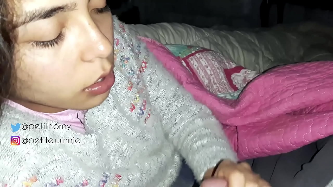 ПОГЛЪЩАМ ЦЯЛОТО НАТРУПАНО МЛЯКО НА СЪПРУГА СИ - ПОКАЗВАМ ЕЗИКА СИ СЪС СПЕРМА