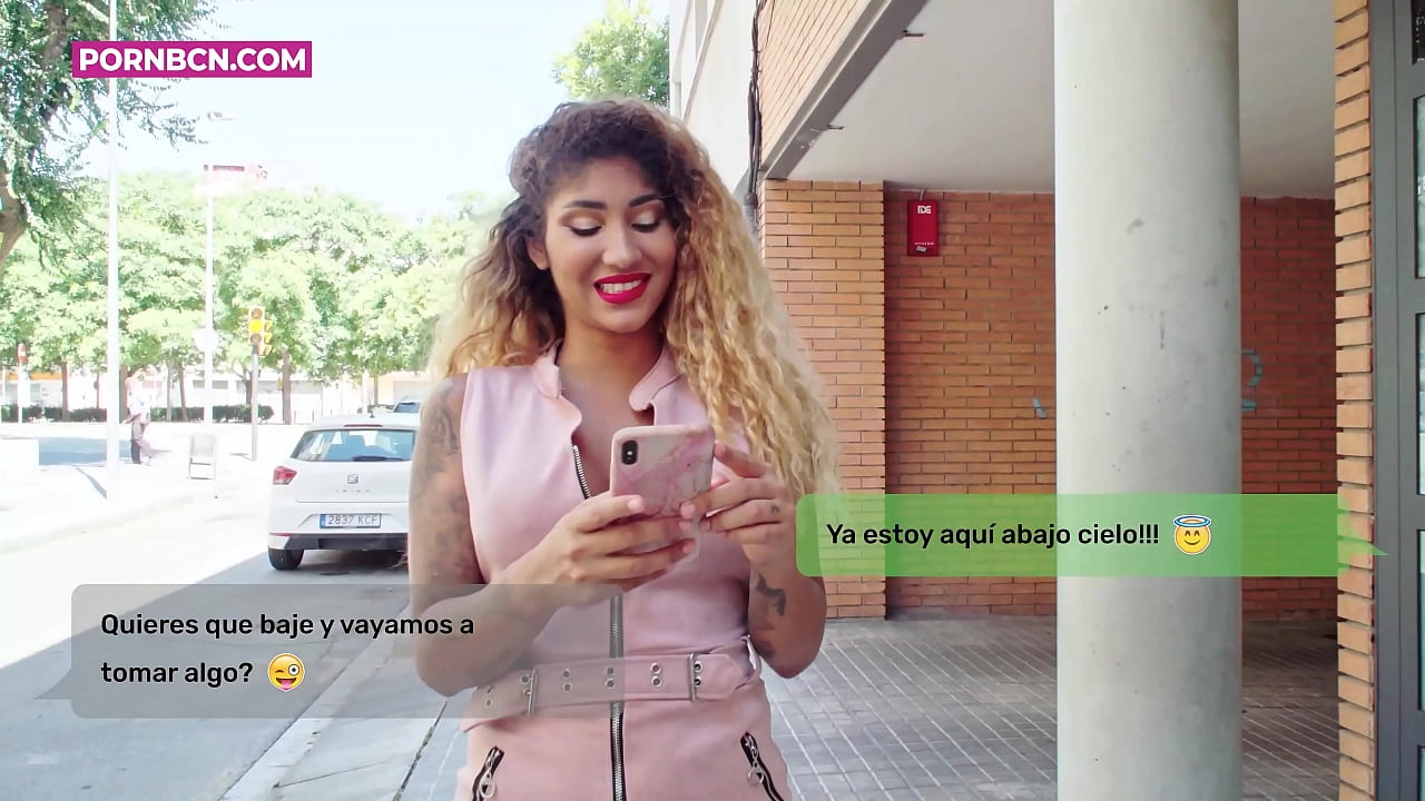 Невярната съпруга се кани да чука младия си любовник, докато съпругът ѝ работи. Латиноамериканка с цици и голямо дупе. Венера Афродита.